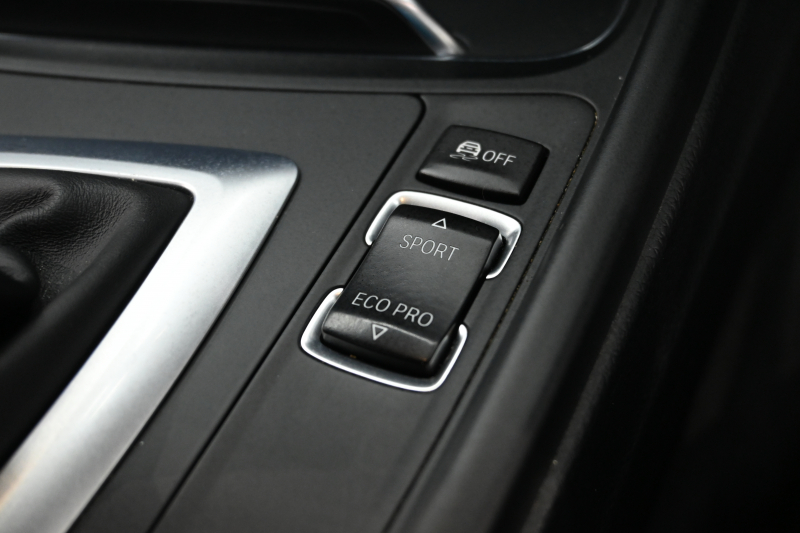 BMW 3シリーズ 320d ﾂｰﾘﾝｸﾞ Mｽﾎﾟｰﾂ　正規D車 1ｵｰﾅｰ 後期ﾓﾃﾞﾙ ACC 専用ｼｰﾄ 純正iDriveﾅﾋﾞ Bｶﾒﾗ Mｴｱﾛ&18ｲﾝﾁAW 自動ﾄﾗﾝｸ LEDﾍｯﾄﾞﾗｲﾄ　2年保証付