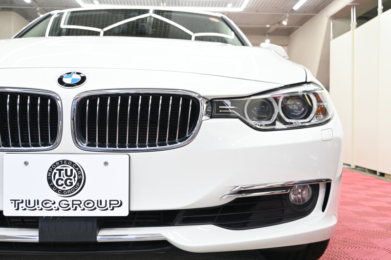BMW 3シリーズ 320i ﾗｸﾞｼﾞｭｱﾘｰ　正規D車 1ｵｰﾅｰ ACC ｺﾆｬｯｸ革 純正iDriveﾅﾋﾞ Bｶﾒﾗ 純正17ｲﾝﾁAW 自動ﾄﾗﾝｸ ｷｾﾉﾝﾗｲﾄ　2年保証付