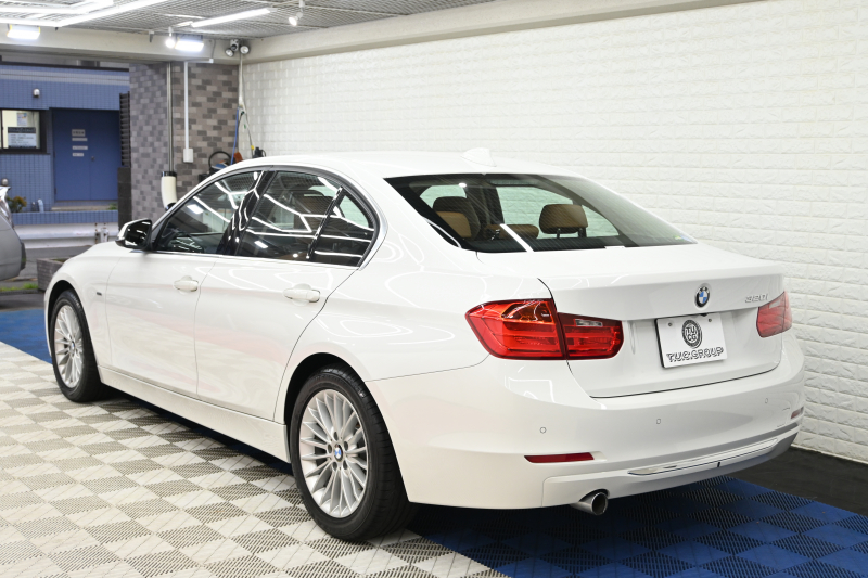 BMW 3シリーズ 320i ﾗｸﾞｼﾞｭｱﾘｰ　正規D車 1ｵｰﾅｰ ACC ｺﾆｬｯｸ革 純正iDriveﾅﾋﾞ Bｶﾒﾗ 純正17ｲﾝﾁAW 自動ﾄﾗﾝｸ ｷｾﾉﾝﾗｲﾄ　2年保証付