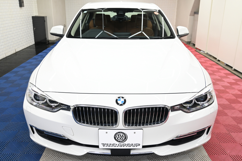 BMW 3シリーズ 320i ﾗｸﾞｼﾞｭｱﾘｰ　正規D車 1ｵｰﾅｰ ACC ｺﾆｬｯｸ革 純正iDriveﾅﾋﾞ Bｶﾒﾗ 純正17ｲﾝﾁAW 自動ﾄﾗﾝｸ ｷｾﾉﾝﾗｲﾄ　2年保証付