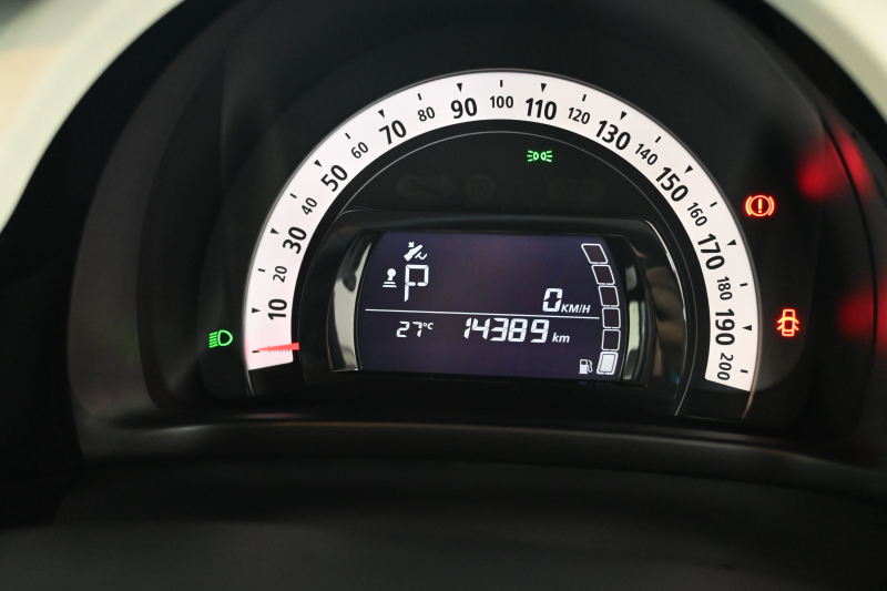 ルノー トゥインゴ ｲﾝﾃﾝｽ ﾘﾐﾃ　140台限定特別仕様 ECO機能 ｸﾙｺﾝ 専用ﾚｻﾞｰ調ｼｰﾄ ｼｰﾄﾋｰﾀｰ 純正ﾀｯﾁｽｸﾘｰﾝ CarPlay Bｶﾒﾗ 16ｲﾝﾁｱﾛｲﾎｲｰﾙ　2年保証付