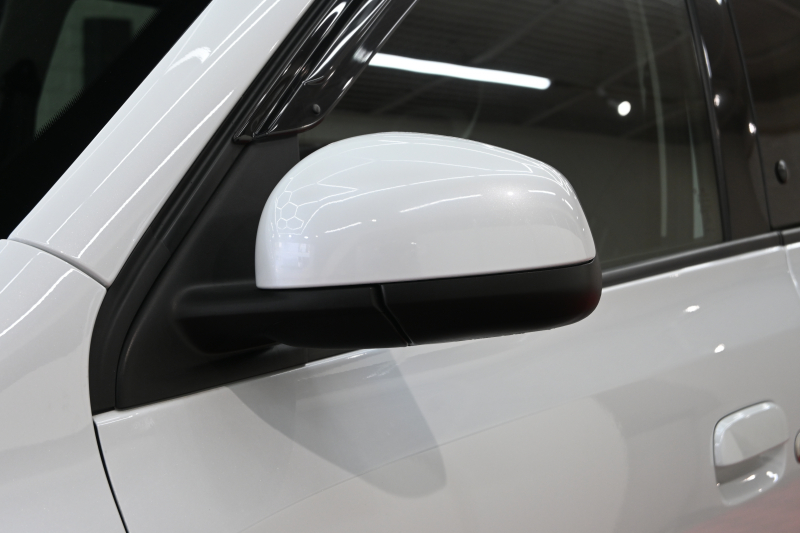 ルノー トゥインゴ ｲﾝﾃﾝｽ ﾘﾐﾃ　140台限定特別仕様 ECO機能 ｸﾙｺﾝ 専用ﾚｻﾞｰ調ｼｰﾄ ｼｰﾄﾋｰﾀｰ 純正ﾀｯﾁｽｸﾘｰﾝ CarPlay Bｶﾒﾗ 16ｲﾝﾁｱﾛｲﾎｲｰﾙ　2年保証付