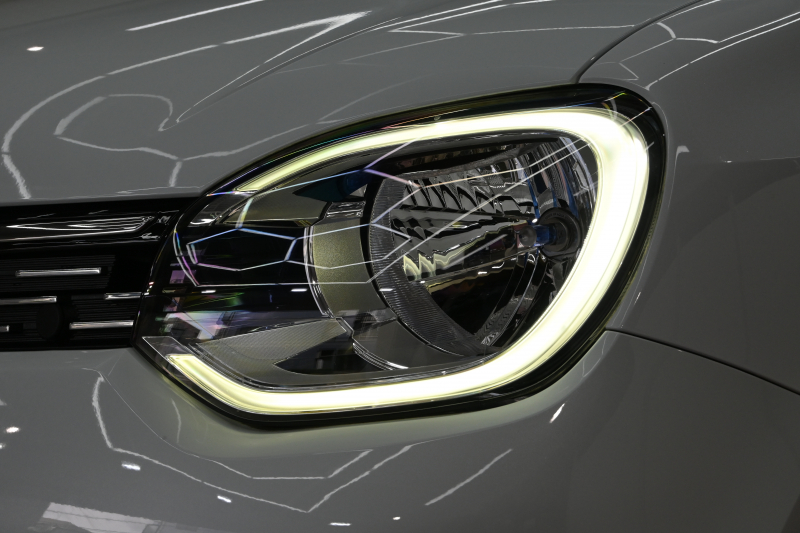 ルノー トゥインゴ ｲﾝﾃﾝｽ ﾘﾐﾃ　140台限定特別仕様 ECO機能 ｸﾙｺﾝ 専用ﾚｻﾞｰ調ｼｰﾄ ｼｰﾄﾋｰﾀｰ 純正ﾀｯﾁｽｸﾘｰﾝ CarPlay Bｶﾒﾗ 16ｲﾝﾁｱﾛｲﾎｲｰﾙ　2年保証付