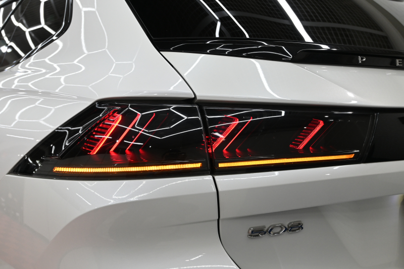 プジョー 508 SW GT　ACC ｱｸﾃｨﾌﾞｾｰﾌﾌﾞﾚｰｷ ﾅｲﾄﾋﾞｼﾞｮﾝ 黒革 ｼｰﾄﾋｰﾀｰ ﾊﾟﾉﾗﾏSR 純正ﾅﾋﾞTV ﾌﾙｾｸﾞ CarPlay 360ﾋﾞｼﾞｮﾝ FOCALｽﾋﾟｰｶｰ ｵｰﾄﾄﾗﾝｸ 純正18ｲﾝﾁAW　2年保証付
