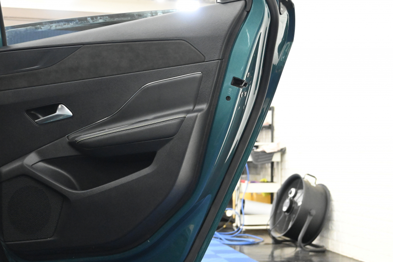 プジョー 308 SW GT ﾌﾞﾙｰHDi　ACC BSM ﾊｰﾌﾚｻﾞｰ ﾊﾟﾉﾗﾏSR 純正ﾅﾋﾞ CarPlay i-Connect 360ｶﾒﾗ LEDﾍｯﾄﾞﾗｲﾄ 純正18AW　2年保証付