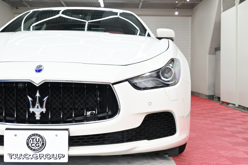 マセラティ ギブリ SQ4　左H 赤革 SR 純正ﾅﾋﾞ ﾌﾙｾｸﾞ BTｵｰﾃﾞｨｵ＆TEL Bｶﾒﾗ ｳﾗｰﾉ20ｲﾝﾁAW ｶｰﾎﾞﾝｲﾝﾃﾘｱ ﾚｯﾄﾞｷｬﾘﾊﾟｰ ｺｰﾅｰｾﾝｻｰ HID 　2年保証付