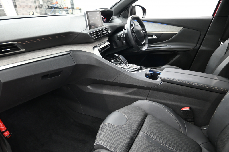 プジョー 3008 GT ﾌﾞﾙｰHDi ﾌﾞﾗｯｸﾊﾟｯｸ 　190台限定特別仕様車 後期ﾓﾃﾞﾙ ACC LKA ﾊｰﾌ革 ﾊﾟﾉﾗﾏR CarPlay 360ｶﾒﾗ 前後ｺｰﾅｰｾﾝｻｰ 専用19ｲﾝﾁAW&ﾌﾞﾗｯｸﾃﾞｺﾚｰｼｮﾝ　2年保証付