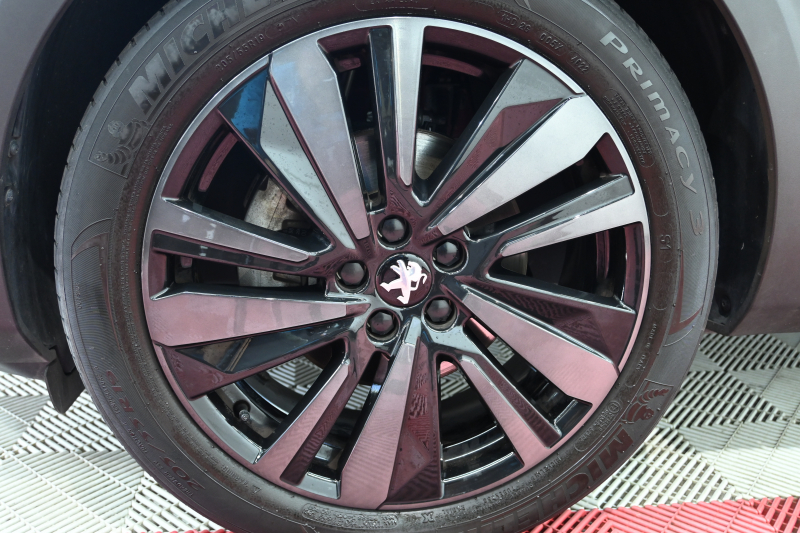 プジョー 3008 GT ﾌﾞﾙｰHDi ﾌﾞﾗｯｸﾊﾟｯｸ 　190台限定特別仕様車 後期ﾓﾃﾞﾙ ACC LKA ﾊｰﾌ革 ﾊﾟﾉﾗﾏR CarPlay 360ｶﾒﾗ 前後ｺｰﾅｰｾﾝｻｰ 専用19ｲﾝﾁAW&ﾌﾞﾗｯｸﾃﾞｺﾚｰｼｮﾝ　2年保証付