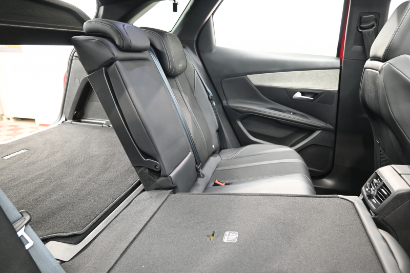プジョー 3008 GT ﾌﾞﾙｰHDi ﾌﾞﾗｯｸﾊﾟｯｸ 　190台限定特別仕様車 後期ﾓﾃﾞﾙ ACC LKA ﾊｰﾌ革 ﾊﾟﾉﾗﾏR CarPlay 360ｶﾒﾗ 前後ｺｰﾅｰｾﾝｻｰ 専用19ｲﾝﾁAW&ﾌﾞﾗｯｸﾃﾞｺﾚｰｼｮﾝ　2年保証付