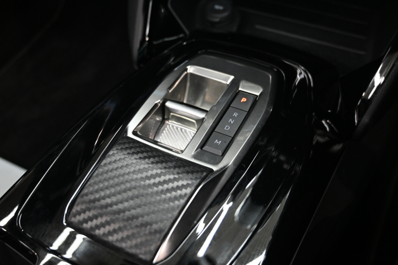 プジョー 2008 GTﾊﾟｯｸ ﾌﾞﾙｰHDi　Pｽﾀ ACC ECO 黒革電動ｼｰﾄ ﾊﾟﾉﾗﾏSR 純正ﾅﾋﾞTV CarPlay Bｶﾒﾗ 純正17ｲﾝﾁAW LEDﾗｲﾄ ｱｸﾃｨﾌﾞｾｰﾌﾃｨﾌﾞﾚｰｷ　2年保証付