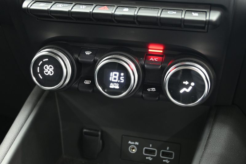 ルノー キャプチャー ｲﾝﾃﾝｽ ﾃｯｸﾊﾟｯｸ　Pｽﾀ ACC ECO ｱｸﾃｨﾌﾞﾌﾞﾚｰｷ 黒革 ｼｰﾄﾋｰﾀｰ BTｵｰﾃﾞｨｵ CarPlay 純正18ｲﾝﾁAW ﾌﾞﾗｲﾝﾄﾞｽﾎﾟｯﾄﾓﾆﾀｰ LEDﾗｲﾄ 　2年保証付