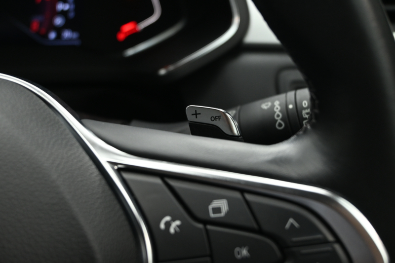 ルノー キャプチャー ｲﾝﾃﾝｽ ﾃｯｸﾊﾟｯｸ　Pｽﾀ ACC ECO ｱｸﾃｨﾌﾞﾌﾞﾚｰｷ 黒革 ｼｰﾄﾋｰﾀｰ BTｵｰﾃﾞｨｵ CarPlay 純正18ｲﾝﾁAW ﾌﾞﾗｲﾝﾄﾞｽﾎﾟｯﾄﾓﾆﾀｰ LEDﾗｲﾄ 　2年保証付