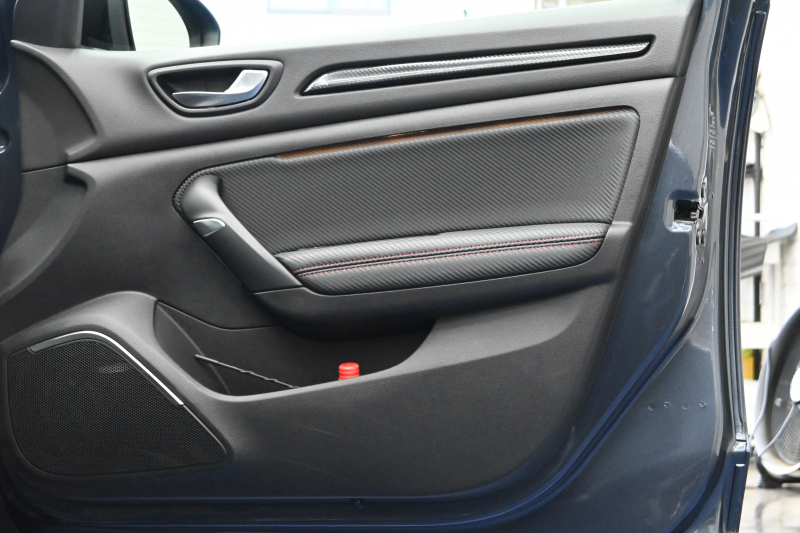 ルノー メガーヌ RSﾄﾛﾌｨｰ　Pｽﾀ ｸﾙｺﾝ RECARO製ｾﾐﾊﾞｹｯﾄｼｰﾄ 純正ﾀｯﾁｽｸﾘｰﾝ Bluetoothｵｰﾃﾞｨｵ CarPlay Bｶﾒﾗ 前後ﾊﾟｰｷﾝｸﾞｾﾝｻｰ 19ｲﾝﾁ鍛造AW ﾌﾞﾚﾝﾎﾞ製ﾚｯﾄﾞｷｬﾘﾊﾟｰ LEDﾍｯﾄﾞﾗｲﾄ　2年保証付