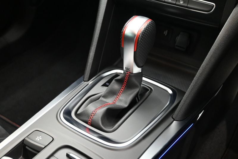 ルノー メガーヌ RSﾄﾛﾌｨｰ　Pｽﾀ ｸﾙｺﾝ RECARO製ｾﾐﾊﾞｹｯﾄｼｰﾄ 純正ﾀｯﾁｽｸﾘｰﾝ Bluetoothｵｰﾃﾞｨｵ CarPlay Bｶﾒﾗ 前後ﾊﾟｰｷﾝｸﾞｾﾝｻｰ 19ｲﾝﾁ鍛造AW ﾌﾞﾚﾝﾎﾞ製ﾚｯﾄﾞｷｬﾘﾊﾟｰ LEDﾍｯﾄﾞﾗｲﾄ　2年保証付