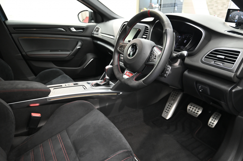 ルノー メガーヌ RSﾄﾛﾌｨｰ　Pｽﾀ ｸﾙｺﾝ RECARO製ｾﾐﾊﾞｹｯﾄｼｰﾄ 純正ﾀｯﾁｽｸﾘｰﾝ Bluetoothｵｰﾃﾞｨｵ CarPlay Bｶﾒﾗ 前後ﾊﾟｰｷﾝｸﾞｾﾝｻｰ 19ｲﾝﾁ鍛造AW ﾌﾞﾚﾝﾎﾞ製ﾚｯﾄﾞｷｬﾘﾊﾟｰ LEDﾍｯﾄﾞﾗｲﾄ　2年保証付