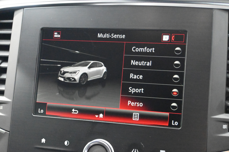 ルノー メガーヌ RSﾄﾛﾌｨｰ　Pｽﾀ ｸﾙｺﾝ RECARO製ｾﾐﾊﾞｹｯﾄｼｰﾄ 純正ﾀｯﾁｽｸﾘｰﾝ Bluetoothｵｰﾃﾞｨｵ CarPlay Bｶﾒﾗ 前後ﾊﾟｰｷﾝｸﾞｾﾝｻｰ 19ｲﾝﾁ鍛造AW ﾌﾞﾚﾝﾎﾞ製ﾚｯﾄﾞｷｬﾘﾊﾟｰ LEDﾍｯﾄﾞﾗｲﾄ　2年保証付