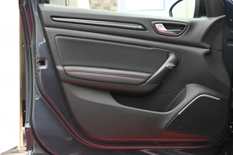 ルノー メガーヌ RSﾄﾛﾌｨｰ　Pｽﾀ ｸﾙｺﾝ RECARO製ｾﾐﾊﾞｹｯﾄｼｰﾄ 純正ﾀｯﾁｽｸﾘｰﾝ Bluetoothｵｰﾃﾞｨｵ CarPlay Bｶﾒﾗ 前後ﾊﾟｰｷﾝｸﾞｾﾝｻｰ 19ｲﾝﾁ鍛造AW ﾌﾞﾚﾝﾎﾞ製ﾚｯﾄﾞｷｬﾘﾊﾟｰ LEDﾍｯﾄﾞﾗｲﾄ　2年保証付