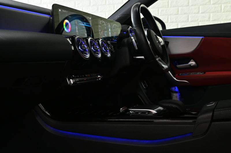 メルセデスベンツ CLAクラス CLA200d AMGﾗｲﾝ ﾚｻﾞｰｴｸｽｸﾙｰｼﾌﾞ&ｱﾄﾞﾊﾞﾝｽﾄﾞPKG　ﾚｰﾀﾞｰP ACC Pｽﾀ ECO 黒赤革 ﾊﾟﾉﾗﾏSR MBUXﾅﾋﾞ ﾌﾙｾｸﾞ 360ｶﾒﾗ 純正18ｲﾝﾁAW LEDﾗｲﾄ ﾍｯﾄﾞｱｯﾌﾟD　2年保証付