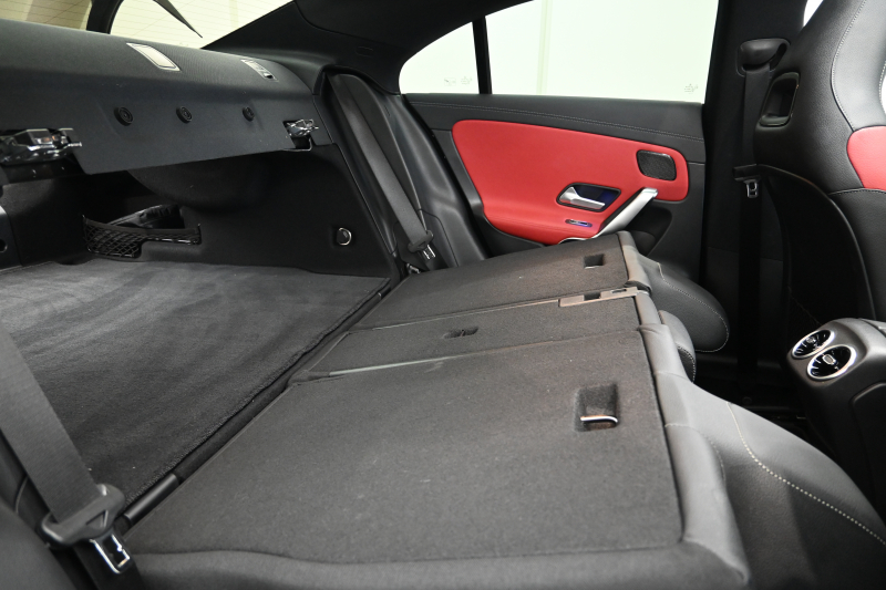 メルセデスベンツ CLAクラス CLA200d AMGﾗｲﾝ ﾚｻﾞｰｴｸｽｸﾙｰｼﾌﾞ&ｱﾄﾞﾊﾞﾝｽﾄﾞPKG　ﾚｰﾀﾞｰP ACC Pｽﾀ ECO 黒赤革 ﾊﾟﾉﾗﾏSR MBUXﾅﾋﾞ ﾌﾙｾｸﾞ 360ｶﾒﾗ 純正18ｲﾝﾁAW LEDﾗｲﾄ ﾍｯﾄﾞｱｯﾌﾟD　2年保証付