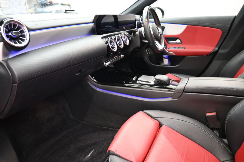 メルセデスベンツ CLAクラス CLA200d AMGﾗｲﾝ ﾚｻﾞｰｴｸｽｸﾙｰｼﾌﾞ&ｱﾄﾞﾊﾞﾝｽﾄﾞPKG　ﾚｰﾀﾞｰP ACC Pｽﾀ ECO 黒赤革 ﾊﾟﾉﾗﾏSR MBUXﾅﾋﾞ ﾌﾙｾｸﾞ 360ｶﾒﾗ 純正18ｲﾝﾁAW LEDﾗｲﾄ ﾍｯﾄﾞｱｯﾌﾟD　2年保証付