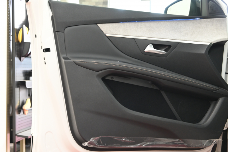 プジョー 3008 GT ﾌﾞﾙｰHDi ﾌｧｰｽﾄｸﾗｽPKG　Pｽﾀ ACC ﾊｰﾌﾚｻﾞｰ ﾊﾟﾉﾗﾏSR 純正ﾀｯﾁｽｸﾘｰﾝ CarPlay 360ｶﾒﾗ ADVｺﾝﾄﾛｰﾙ I-COCKPIT 純正18ｲﾝﾁAW LEDﾗｲﾄ ｱﾝﾋﾞｴﾝｽﾗｲﾄ　2年保証付