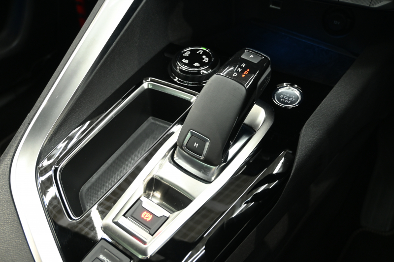 プジョー 3008 GT ﾌﾞﾙｰHDi ﾌｧｰｽﾄｸﾗｽPKG　Pｽﾀ ACC ﾊｰﾌﾚｻﾞｰ ﾊﾟﾉﾗﾏSR 純正ﾀｯﾁｽｸﾘｰﾝ CarPlay 360ｶﾒﾗ ADVｺﾝﾄﾛｰﾙ I-COCKPIT 純正18ｲﾝﾁAW LEDﾗｲﾄ ｱﾝﾋﾞｴﾝｽﾗｲﾄ　2年保証付