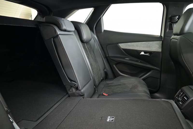 プジョー 3008 GT ﾌﾞﾙｰHDi ﾌｧｰｽﾄｸﾗｽPKG　Pｽﾀ ACC ﾊｰﾌﾚｻﾞｰ ﾊﾟﾉﾗﾏSR 純正ﾀｯﾁｽｸﾘｰﾝ CarPlay 360ｶﾒﾗ ADVｺﾝﾄﾛｰﾙ I-COCKPIT 純正18ｲﾝﾁAW LEDﾗｲﾄ ｱﾝﾋﾞｴﾝｽﾗｲﾄ　2年保証付