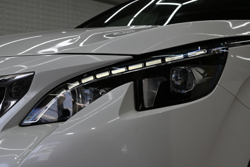 プジョー 3008 GT ﾌﾞﾙｰHDi ﾌｧｰｽﾄｸﾗｽPKG　Pｽﾀ ACC ﾊｰﾌﾚｻﾞｰ ﾊﾟﾉﾗﾏSR 純正ﾀｯﾁｽｸﾘｰﾝ CarPlay 360ｶﾒﾗ ADVｺﾝﾄﾛｰﾙ I-COCKPIT 純正18ｲﾝﾁAW LEDﾗｲﾄ ｱﾝﾋﾞｴﾝｽﾗｲﾄ　2年保証付