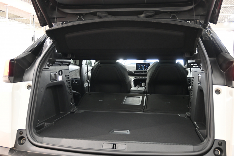 プジョー 3008 GT ﾌﾞﾙｰHDi ﾌｧｰｽﾄｸﾗｽPKG　Pｽﾀ ACC ﾊｰﾌﾚｻﾞｰ ﾊﾟﾉﾗﾏSR 純正ﾀｯﾁｽｸﾘｰﾝ CarPlay 360ｶﾒﾗ ADVｺﾝﾄﾛｰﾙ I-COCKPIT 純正18ｲﾝﾁAW LEDﾗｲﾄ ｱﾝﾋﾞｴﾝｽﾗｲﾄ　2年保証付