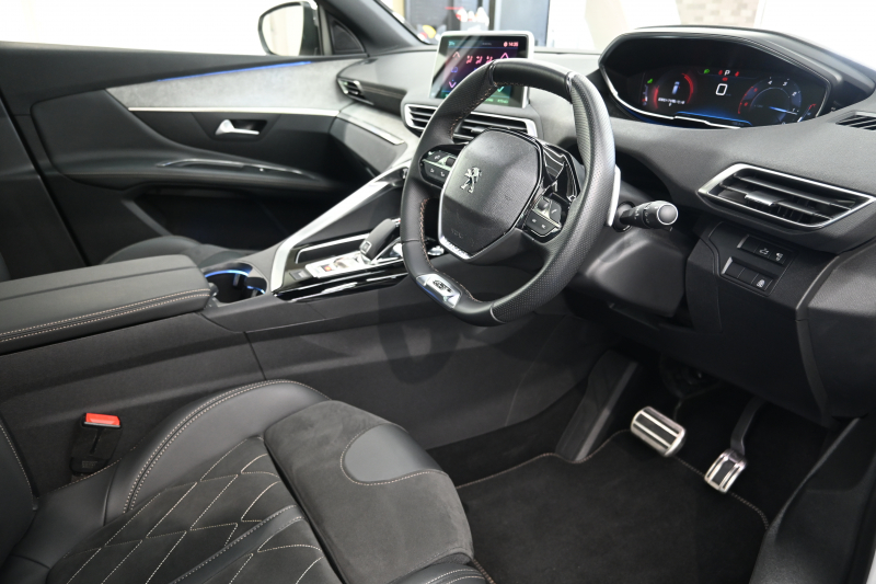 プジョー 3008 GT ﾌﾞﾙｰHDi ﾌｧｰｽﾄｸﾗｽPKG　Pｽﾀ ACC ﾊｰﾌﾚｻﾞｰ ﾊﾟﾉﾗﾏSR 純正ﾀｯﾁｽｸﾘｰﾝ CarPlay 360ｶﾒﾗ ADVｺﾝﾄﾛｰﾙ I-COCKPIT 純正18ｲﾝﾁAW LEDﾗｲﾄ ｱﾝﾋﾞｴﾝｽﾗｲﾄ　2年保証付