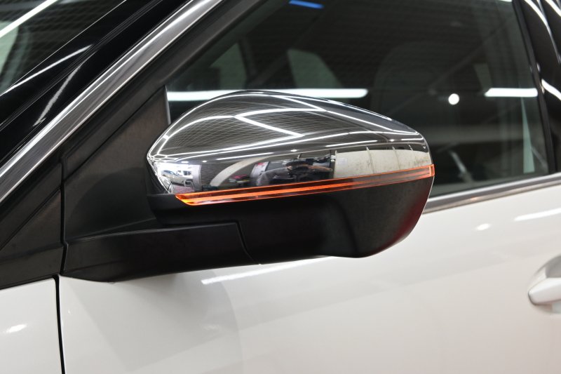 プジョー 3008 GT ﾌﾞﾙｰHDi ﾌｧｰｽﾄｸﾗｽPKG　Pｽﾀ ACC ﾊｰﾌﾚｻﾞｰ ﾊﾟﾉﾗﾏSR 純正ﾀｯﾁｽｸﾘｰﾝ CarPlay 360ｶﾒﾗ ADVｺﾝﾄﾛｰﾙ I-COCKPIT 純正18ｲﾝﾁAW LEDﾗｲﾄ ｱﾝﾋﾞｴﾝｽﾗｲﾄ　2年保証付