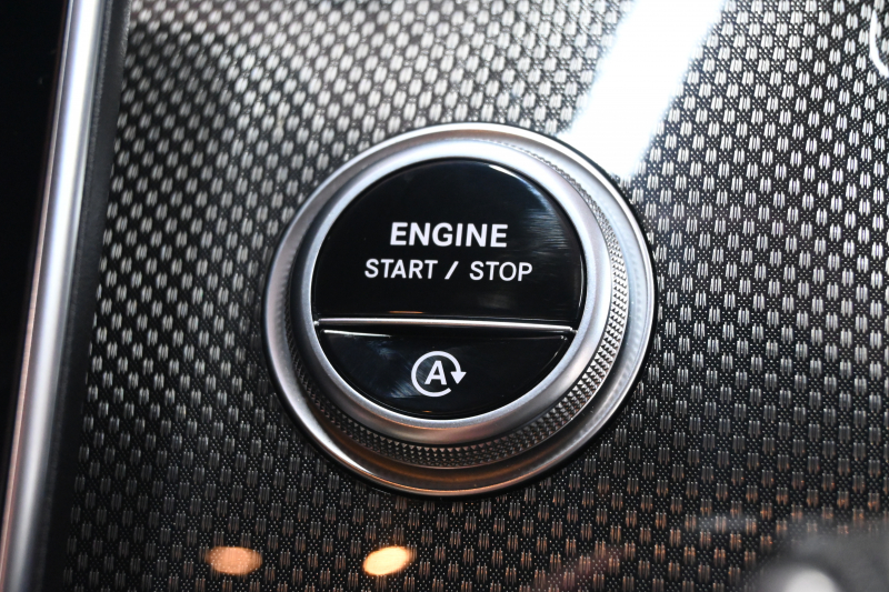 メルセデスベンツ Cクラス C220d ｱﾊﾞﾝｷﾞｬﾙﾄﾞ ﾚｻﾞｰEX&RSP　Pｽﾀ ECO ACC 黒革 純正ﾅﾋﾞ ﾌﾙｾｸﾞ Carplay AMGｴｱﾛ&18AW LEDﾗｲﾄ ﾍｯﾄﾞｱｯﾌﾟD　2年保証付