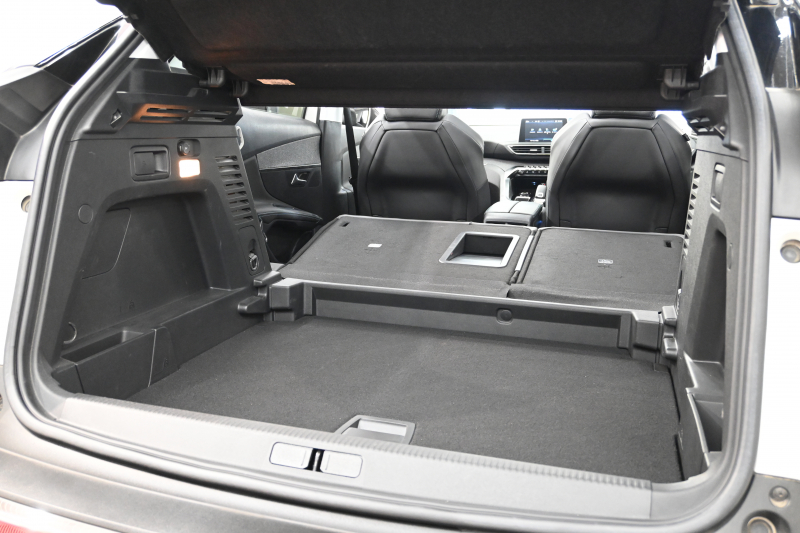 プジョー 3008 ｸﾛｽｼﾃｨ　特別仕様車 ACC ﾊｰﾌ革 純正ﾀｯﾁｽｸﾘｰﾝ ﾅﾋﾞTV ﾌﾙｾｸﾞ CarPlay ADVｺﾝﾄﾛｰﾙ 純正18ｲﾝﾁAW LEDﾗｲﾄ ｱｸﾃｨﾌﾞｾｰﾌﾃｨﾌﾞﾚｰｷ　2年保証付