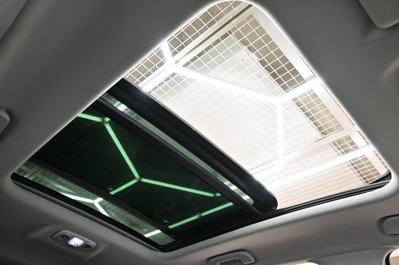 プジョー 3008 ｸﾛｽｼﾃｨ　特別仕様車 ACC ﾊｰﾌ革 純正ﾀｯﾁｽｸﾘｰﾝ ﾅﾋﾞTV ﾌﾙｾｸﾞ CarPlay ADVｺﾝﾄﾛｰﾙ 純正18ｲﾝﾁAW LEDﾗｲﾄ ｱｸﾃｨﾌﾞｾｰﾌﾃｨﾌﾞﾚｰｷ　2年保証付