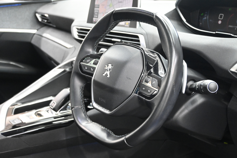 プジョー 3008 ｸﾛｽｼﾃｨ　特別仕様車 ACC ﾊｰﾌ革 純正ﾀｯﾁｽｸﾘｰﾝ ﾅﾋﾞTV ﾌﾙｾｸﾞ CarPlay ADVｺﾝﾄﾛｰﾙ 純正18ｲﾝﾁAW LEDﾗｲﾄ ｱｸﾃｨﾌﾞｾｰﾌﾃｨﾌﾞﾚｰｷ　2年保証付