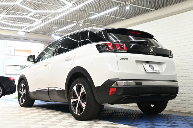 プジョー 3008 ｸﾛｽｼﾃｨ　特別仕様車 ACC ﾊｰﾌ革 純正ﾀｯﾁｽｸﾘｰﾝ ﾅﾋﾞTV ﾌﾙｾｸﾞ CarPlay ADVｺﾝﾄﾛｰﾙ 純正18ｲﾝﾁAW LEDﾗｲﾄ ｱｸﾃｨﾌﾞｾｰﾌﾃｨﾌﾞﾚｰｷ　2年保証付