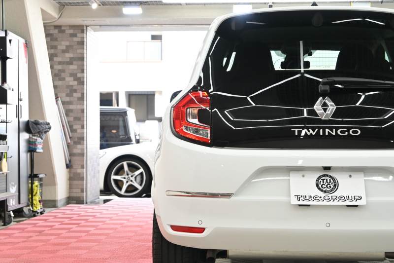 ルノー トゥインゴ ｲﾝﾃﾝｽ　正規D車 1ｵｰﾅｰ ECO機能 ｸﾙｺﾝ 専用ﾚｻﾞｰ調×ﾌｧﾌﾞﾘｯｸｼｰﾄ ｼｰﾄﾋｰﾀｰ 純正ﾀｯﾁｽｸﾘｰﾝ CarPlay Bｶﾒﾗ 16ｲﾝﾁｱﾛｲﾎｲｰﾙ LEDﾍｯﾄﾞﾗｲﾄﾊﾞﾙﾌﾞ　2年保証付