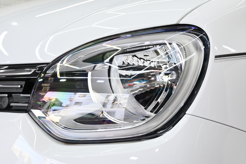ルノー トゥインゴ ｲﾝﾃﾝｽ　正規D車 1ｵｰﾅｰ ECO機能 ｸﾙｺﾝ 専用ﾚｻﾞｰ調×ﾌｧﾌﾞﾘｯｸｼｰﾄ ｼｰﾄﾋｰﾀｰ 純正ﾀｯﾁｽｸﾘｰﾝ CarPlay Bｶﾒﾗ 16ｲﾝﾁｱﾛｲﾎｲｰﾙ LEDﾍｯﾄﾞﾗｲﾄﾊﾞﾙﾌﾞ　2年保証付