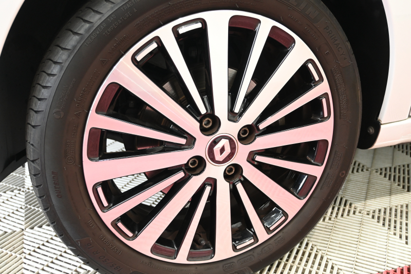 ルノー トゥインゴ ｲﾝﾃﾝｽ　正規D車 1ｵｰﾅｰ ECO機能 ｸﾙｺﾝ 専用ﾚｻﾞｰ調×ﾌｧﾌﾞﾘｯｸｼｰﾄ ｼｰﾄﾋｰﾀｰ 純正ﾀｯﾁｽｸﾘｰﾝ CarPlay Bｶﾒﾗ 16ｲﾝﾁｱﾛｲﾎｲｰﾙ LEDﾍｯﾄﾞﾗｲﾄﾊﾞﾙﾌﾞ　2年保証付