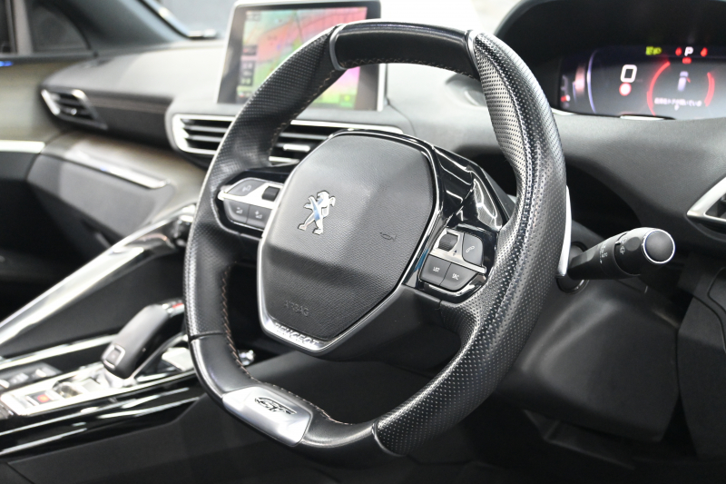 プジョー 3008 GT ﾌﾞﾙｰHDi ﾚｻﾞｰPKG　後期 ACC LKA 黒革 ﾊﾟﾉﾗﾏSR 純正ﾀｯﾁｽｸﾘｰﾝ ﾅﾋﾞTV CarPlay 360ｶﾒﾗ 前後ﾊﾟｰｷﾝｸﾞｾﾝｻｰ 純正18ｲﾝﾁAW LEDﾗｲﾄ　2年保証付