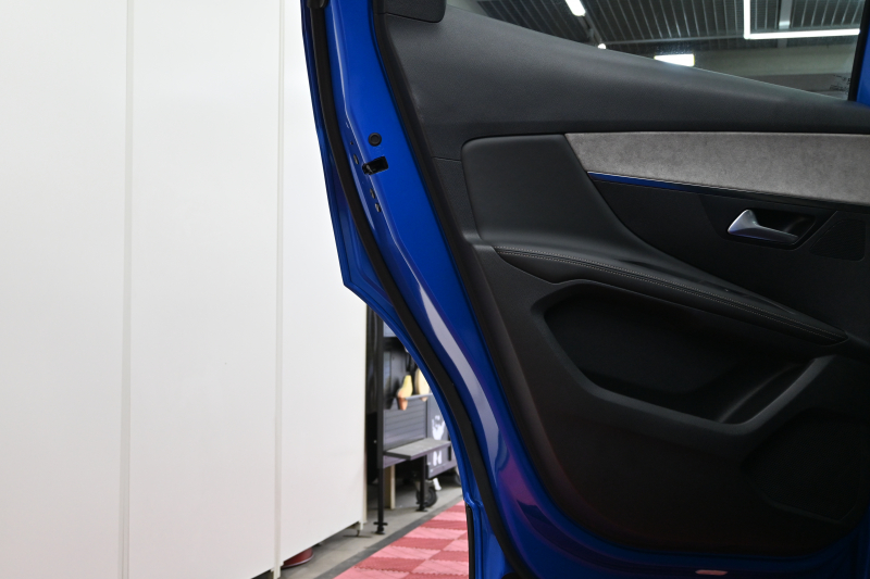 プジョー 3008 GT ﾊｲﾌﾞﾘｯﾄﾞ4　後期 ACC LKA ﾊｰﾌﾚｻﾞｰ ﾊﾟﾉﾗﾏSR 純正ﾀｯﾁｽｸﾘｰﾝ CarPlay Bｶﾒﾗ 前後ﾊﾟｰｷﾝｸﾞｾﾝｻｰ 純正18ｲﾝﾁAW LEDﾗｲﾄ　2年保証付