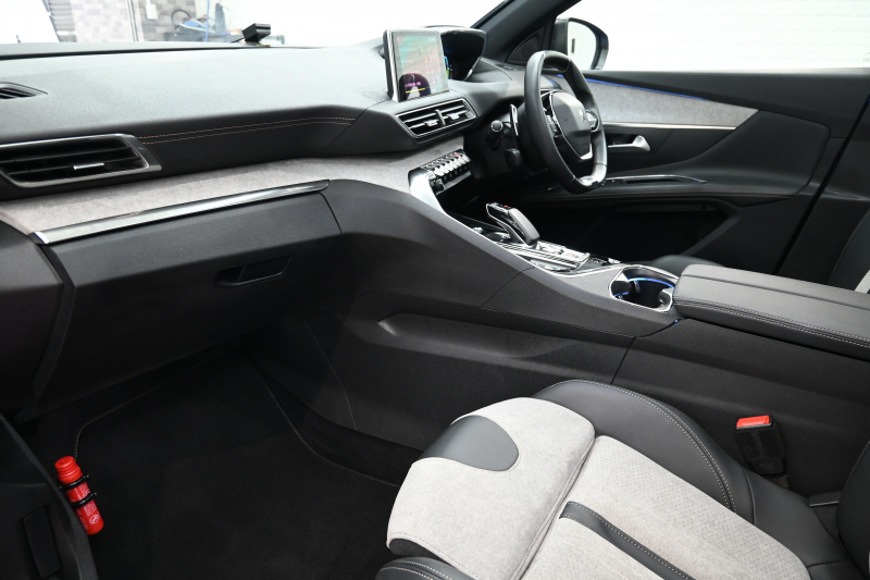 プジョー 3008 GT ﾊｲﾌﾞﾘｯﾄﾞ4　後期 ACC LKA ﾊｰﾌﾚｻﾞｰ ﾊﾟﾉﾗﾏSR 純正ﾀｯﾁｽｸﾘｰﾝ CarPlay Bｶﾒﾗ 前後ﾊﾟｰｷﾝｸﾞｾﾝｻｰ 純正18ｲﾝﾁAW LEDﾗｲﾄ　2年保証付