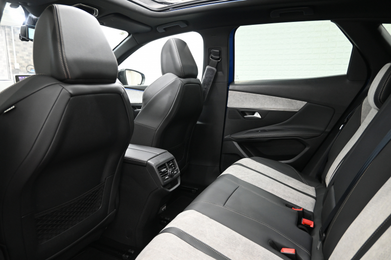 プジョー 3008 GT ﾊｲﾌﾞﾘｯﾄﾞ4　後期 ACC LKA ﾊｰﾌﾚｻﾞｰ ﾊﾟﾉﾗﾏSR 純正ﾀｯﾁｽｸﾘｰﾝ CarPlay Bｶﾒﾗ 前後ﾊﾟｰｷﾝｸﾞｾﾝｻｰ 純正18ｲﾝﾁAW LEDﾗｲﾄ　2年保証付