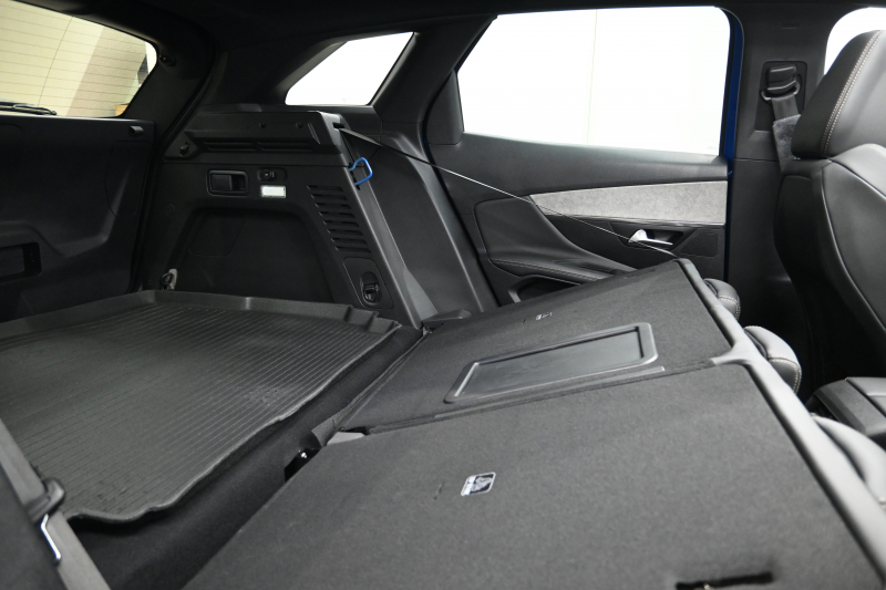 プジョー 3008 GT ﾊｲﾌﾞﾘｯﾄﾞ4　後期 ACC LKA ﾊｰﾌﾚｻﾞｰ ﾊﾟﾉﾗﾏSR 純正ﾀｯﾁｽｸﾘｰﾝ CarPlay Bｶﾒﾗ 前後ﾊﾟｰｷﾝｸﾞｾﾝｻｰ 純正18ｲﾝﾁAW LEDﾗｲﾄ　2年保証付