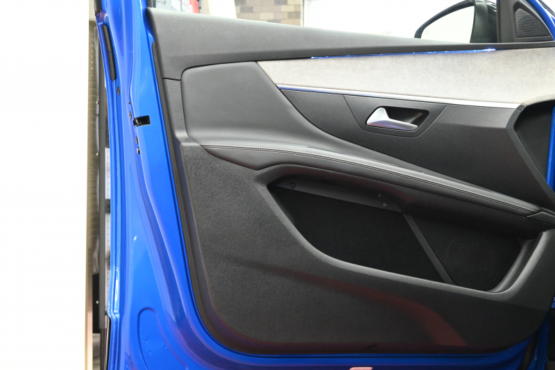 プジョー 3008 GT ﾊｲﾌﾞﾘｯﾄﾞ4　後期 ACC LKA ﾊｰﾌﾚｻﾞｰ ﾊﾟﾉﾗﾏSR 純正ﾀｯﾁｽｸﾘｰﾝ CarPlay Bｶﾒﾗ 前後ﾊﾟｰｷﾝｸﾞｾﾝｻｰ 純正18ｲﾝﾁAW LEDﾗｲﾄ　2年保証付