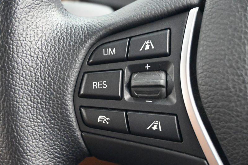 BMW 3シリーズ 320i ﾗｸﾞｼﾞｭｱﾘｰ　正規D車 LCIﾓﾃﾞﾙ ACC ｺﾆｬｯｸ革 純正iDriveﾅﾋﾞ Bｶﾒﾗ 純正17ｲﾝﾁAW 自動ﾄﾗﾝｸ LEDﾗｲﾄ　2年保証付