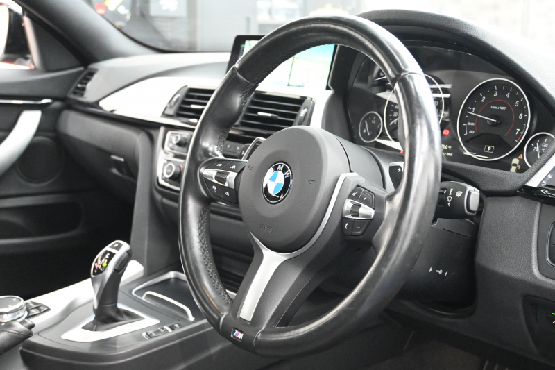 BMW 4シリーズ 420i ｸﾞﾗﾝｸｰﾍﾟ Mｽﾎﾟｰﾂ　ACC 黒革 ｼｰﾄﾋｰﾀｰ ｻﾝﾙｰﾌ 純正iDriveﾅﾋﾞ Bｶﾒﾗ Bluetooth 純正19ｲﾝﾁAW 自動ﾄﾗﾝｸ ｱﾀﾞﾌﾟﾃｨﾌﾞLEDﾍｯﾄﾞﾗｲﾄ　2年保証付