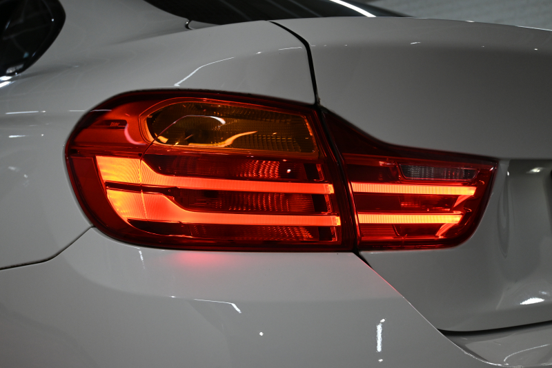 BMW 4シリーズ 420i ｸﾞﾗﾝｸｰﾍﾟ Mｽﾎﾟｰﾂ　ACC 黒革 ｼｰﾄﾋｰﾀｰ ｻﾝﾙｰﾌ 純正iDriveﾅﾋﾞ Bｶﾒﾗ Bluetooth 純正19ｲﾝﾁAW 自動ﾄﾗﾝｸ ｱﾀﾞﾌﾟﾃｨﾌﾞLEDﾍｯﾄﾞﾗｲﾄ　2年保証付