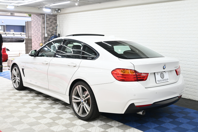BMW 4シリーズ 420i ｸﾞﾗﾝｸｰﾍﾟ Mｽﾎﾟｰﾂ　ACC 黒革 ｼｰﾄﾋｰﾀｰ ｻﾝﾙｰﾌ 純正iDriveﾅﾋﾞ Bｶﾒﾗ Bluetooth 純正19ｲﾝﾁAW 自動ﾄﾗﾝｸ ｱﾀﾞﾌﾟﾃｨﾌﾞLEDﾍｯﾄﾞﾗｲﾄ　2年保証付