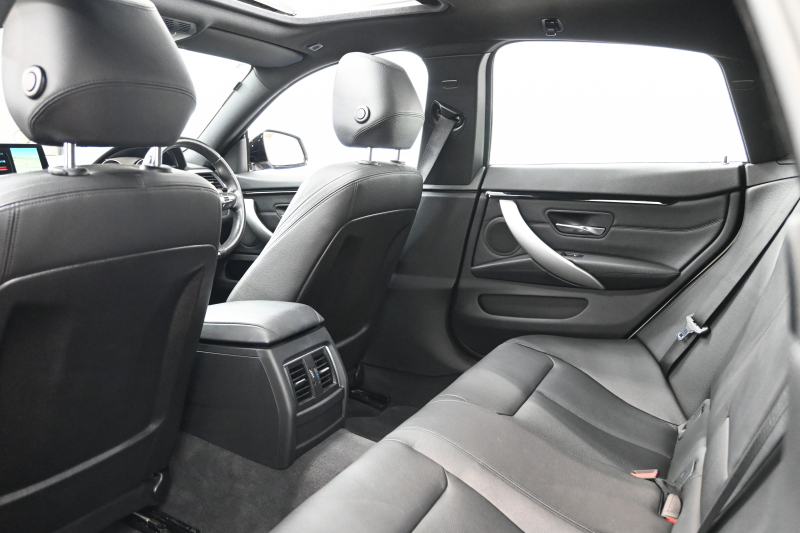 BMW 4シリーズ 420i ｸﾞﾗﾝｸｰﾍﾟ Mｽﾎﾟｰﾂ　ACC 黒革 ｼｰﾄﾋｰﾀｰ ｻﾝﾙｰﾌ 純正iDriveﾅﾋﾞ Bｶﾒﾗ Bluetooth 純正19ｲﾝﾁAW 自動ﾄﾗﾝｸ ｱﾀﾞﾌﾟﾃｨﾌﾞLEDﾍｯﾄﾞﾗｲﾄ　2年保証付